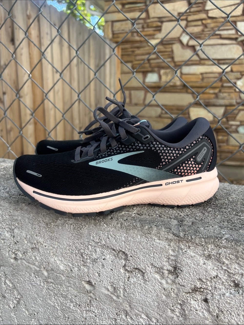 BROOKS Ghost 14 woman’s running shoe size 7 NWOT